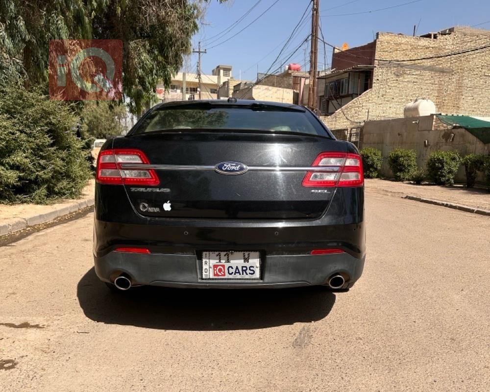 فورد تورس